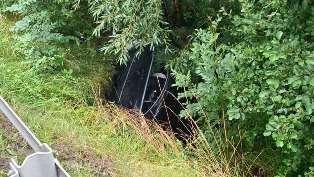 Bystra Podhalańska - Volkswagen wpadł do rowu.