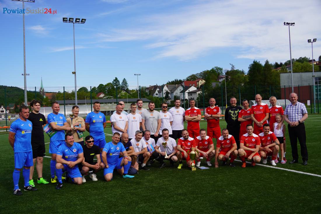 Za nami turniej piłki nożnej zakładów pracy o puchar Burmistrza Miasta Sucha Beskidzka.