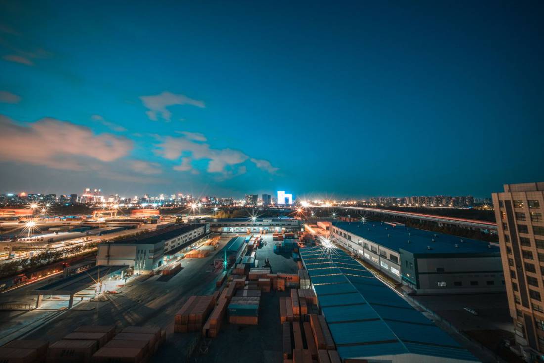 Jak wybrać idealną przestrzeń pod produkcję i logistykę w 2026 roku?
