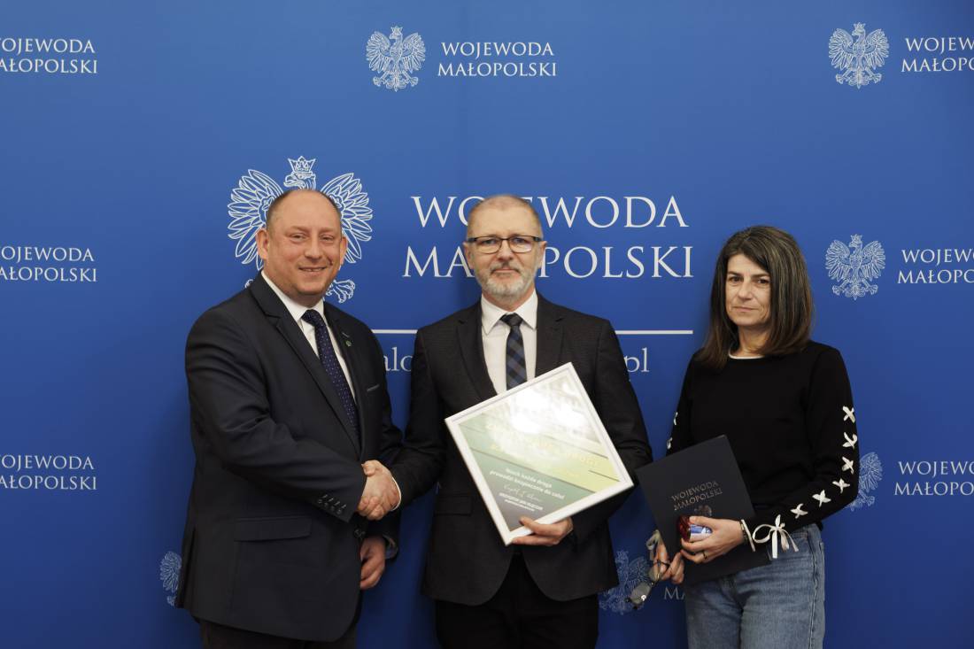 Bystra-Sidzina z rządowym wsparciem na drogę w Bystrej Podhalańskiej.