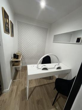 Ogłoszenie - Podnajem stanowiska do Manicure. 