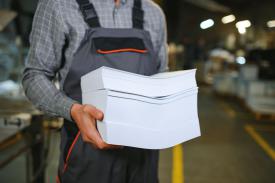 Jak wybrać sprawdzonego producenta opakowań wysyłkowych dla e-commerce.
