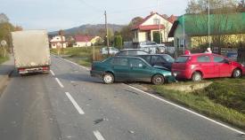 Wypadek w Budzowie. Trzy osoby przewiezione do szpitala