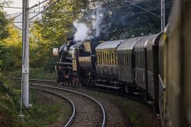 Pół wieku elektryfikacji. Jubileuszowy pociąg przejedzie przez powiat suski.