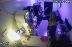 22-latek napadł na ochroniarza salonu gier w Białce