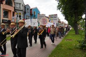 Jazz wyszedł na ulice Suchej Beskidzkiej. Pierwsza Parada Nowoorleańska za nami.