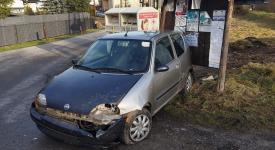 Sucha Beskidzka: Rozbił samochód i uciekł z miejsca zdarzenia