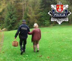 Policjanci odnaleźli 75-letnią grzybiarkę, która zgubiła się w lesie w Łętowni.