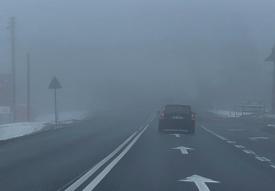 Ostrzeżenie meteorologiczne: gęsta mgła, ograniczona widoczność.