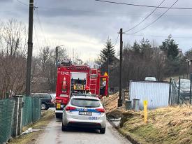 Zadymienie spod samochodu w Suchej Beskidzkiej szybko opanowane.