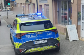 Wchodził wprost pod jadące auta. Policjanci zatrzymali 37-latka.