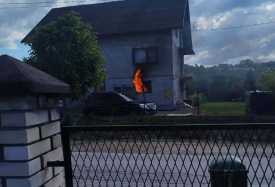Pożar kotłowni w Gilowicach. Na miejscu strażacy z OSP i PSP.