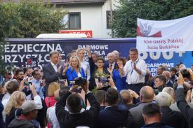 Podczas dzisiejszej wizyty europoseł Beaty Szydło w Makowie Podhalańskim zaprezentowano listę kandydatów PiS z okręgu nr 12.