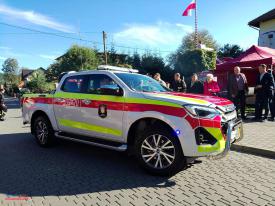 Uroczyste przywitanie nowego samochodu w OSP Maków Podhalański.