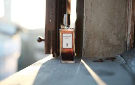 Quiet luxury w zapachu — dlaczego nisza wypiera designer.