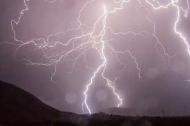 Ostrzeżenie meteorologiczne dotyczące burzy i deszczu. 
