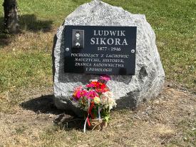 Lachowice oddały hołd swojemu wybitnemu mieszkańcowi. Odsłonięto tablicę pamięci Ludwika Sikory.