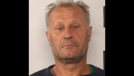 Policja publikuje wizerunek poszukiwanego 57-latka.