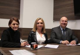 Gmina Jordanów wspiera terapię uzależnień. Podpisano umowę.