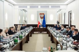Rząd przyjął projekt zmian w PIT. Nowe progi podatkowe i stawka 24 proc. od 2027 roku.