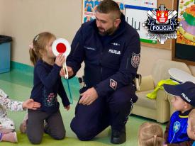 „Bezpieczna droga do szkoły”. Suscy policjanci sprawdzają okolice szkół przed rozpoczęciem roku.
