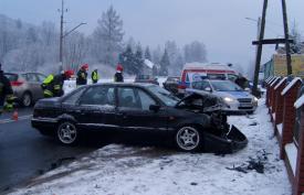 Wypadek w Suchej Beskidzkiej. Trzy osoby przewiezione do szpitala