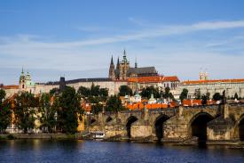Ubezpieczenie na wyjazd do Czech – czy karta EKUZ wystarczy i jak wybrać odpowiednią polisę?