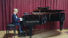 Sukces młodego pianisty z Suchej Beskidzkiej. Aron Machoń z nagrodą w Brukseli.