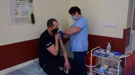 Ruszyły szczepienia małopolskich policjantów przeciw COVID-19