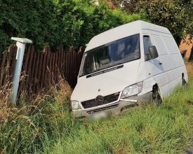 Poranny efekt domina na Dolnym Makowie - Sprinter w opla, opel w opla, a następnie opel w dacie.