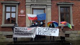 Sucha Beskidzka: Protest w obronie sędziów
