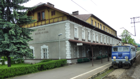 Dworzec w Suchej Beskidzkiej przejdzie remont! PKP rusza z wielkim programem.