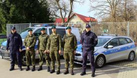 Żołnierze z V Batalionu Dowodzenia w Krakowie wspierają suskich policjantów