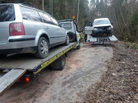 Zawoja: Czołowe zderzenie dwóch volkswagenów