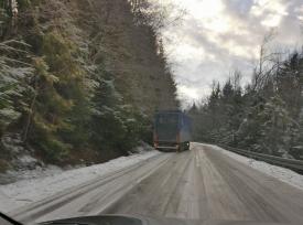 Miejscami wciąż jest niebezpiecznie ślisko