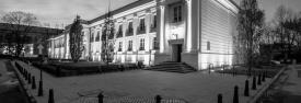 Makabryczny atak siekierą na Uniwersytecie Warszawskim.