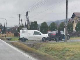 Budzów - kolizja samochodów osobowych. 