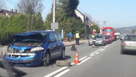 Sucha Beskidzka: Kolizja trzech samochodów. Jedna osoba przewieziona do szpitala
