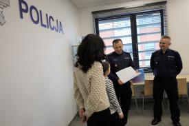 9-latka z gminy Zator uratowała dziadka. Policja wyróżniła dziewczynkę za bohaterską postawę.