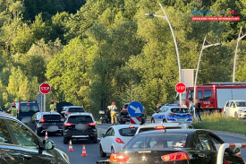Kolizja na DK28 w Suchej Beskidzkiej. Duże utrudnienia na wyjeździe z miasta.