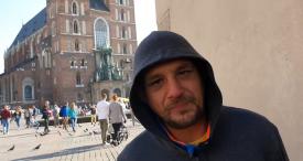 Pochodzący z Suchej Andrzej bohaterem filmu o bezdomnych