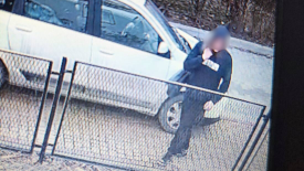 Policja publikuje zdjęcia mężczyzny, który napadł na 14-latkę w Rabce-Zdroju. 