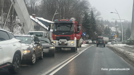 Uwaga kierowcy: plama oleju na trasie Maków Podhalański - Sucha Beskidzka.