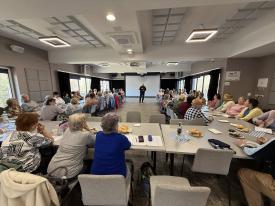 Stryszawa: policja edukuje seniorów o zagrożeniach i oszustwach.