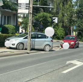 Kolizja dwóch samochodów w Suchej Beskidzkiej. 