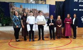 Powiatowy Konkurs Wiedzy o Janie Pawle II – uczniowie z Suchej Beskidzkiej najlepsi w Krzeszowie.