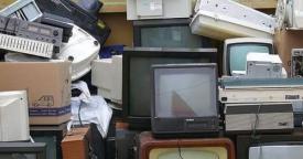 Zbiórka odpadów wielkogabarytowych i elektronicznych w Suchej Beskidzkiej. 
