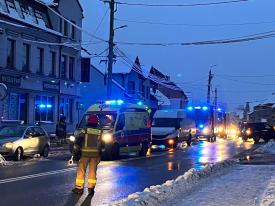 Zdarzenie drogowe w Suchej Beskidzkiej na ul. Mickiewicza – ruch wahadłowy.