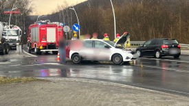 Kolejna kolizja w Suchej Beskidzkiej. Utrudnienia przy skrzyżowaniu z ul. Piłsudskiego.