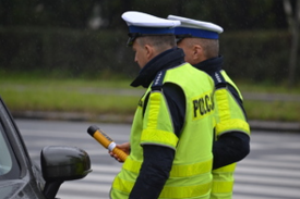 Jechał bez świateł, z promilami i na zakazie. Zatrzymali go policjanci z Jordanowa.